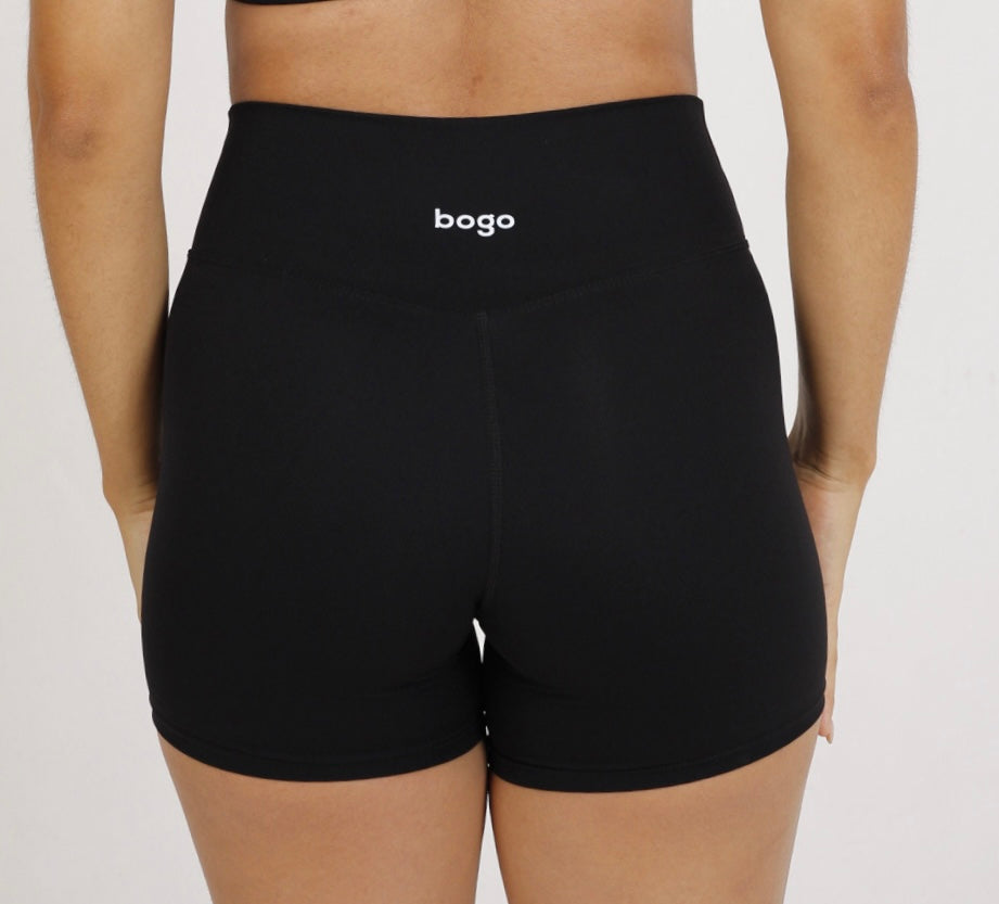 BLACK SHORT