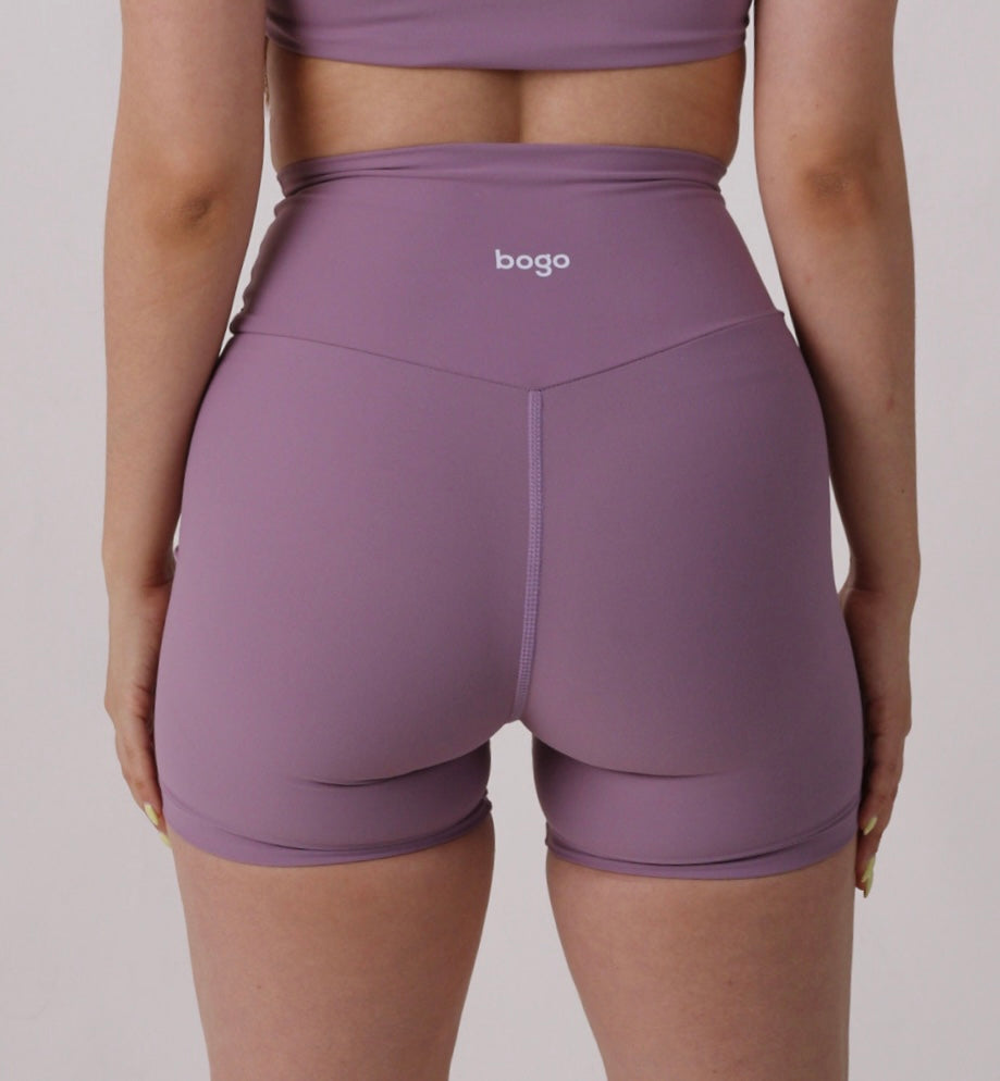 MAUVE SHORT