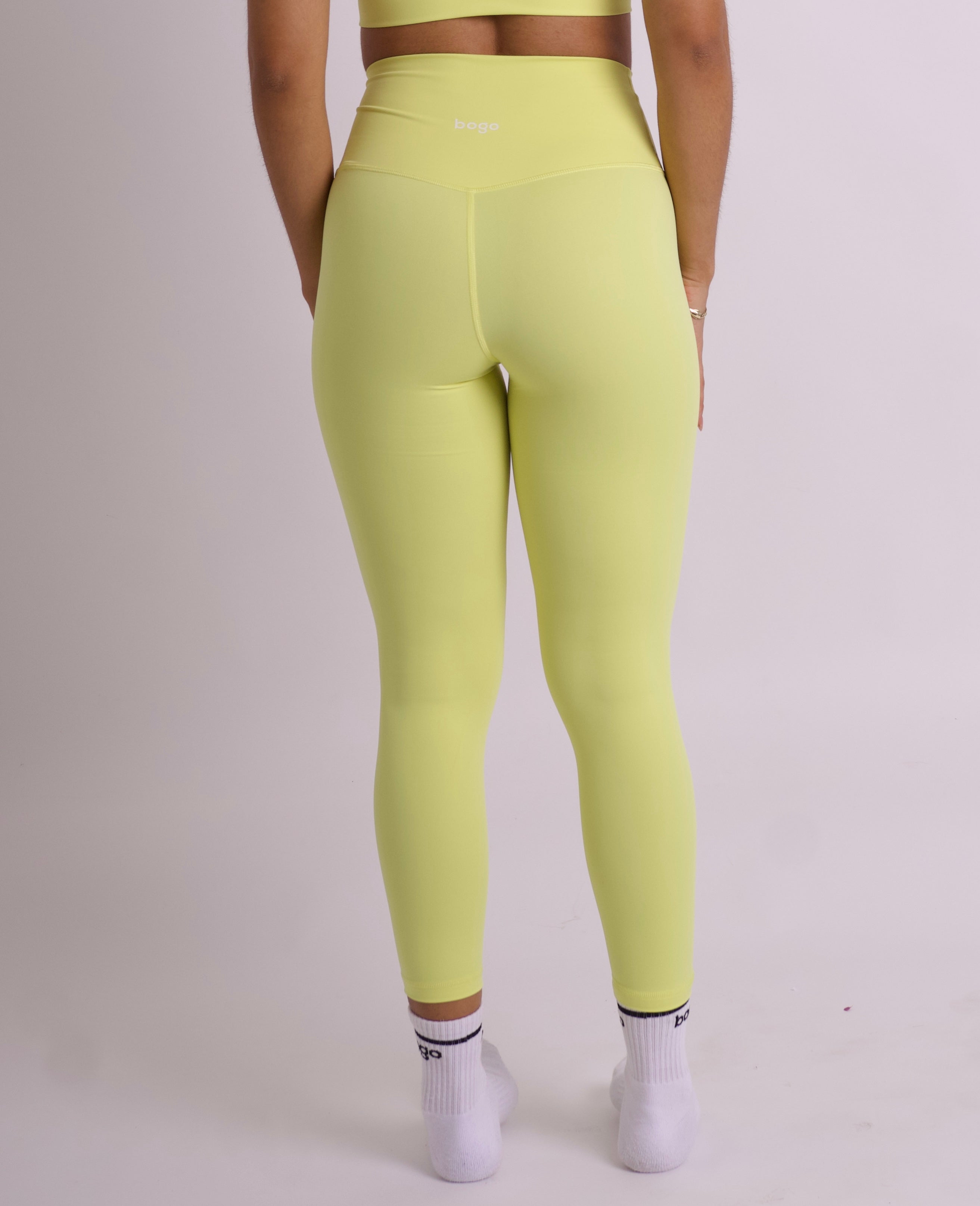 BASIC LIGHT YELLOW