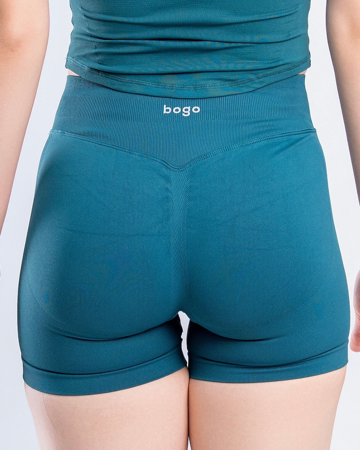 SHORT PUSH-UP PINE GREEN