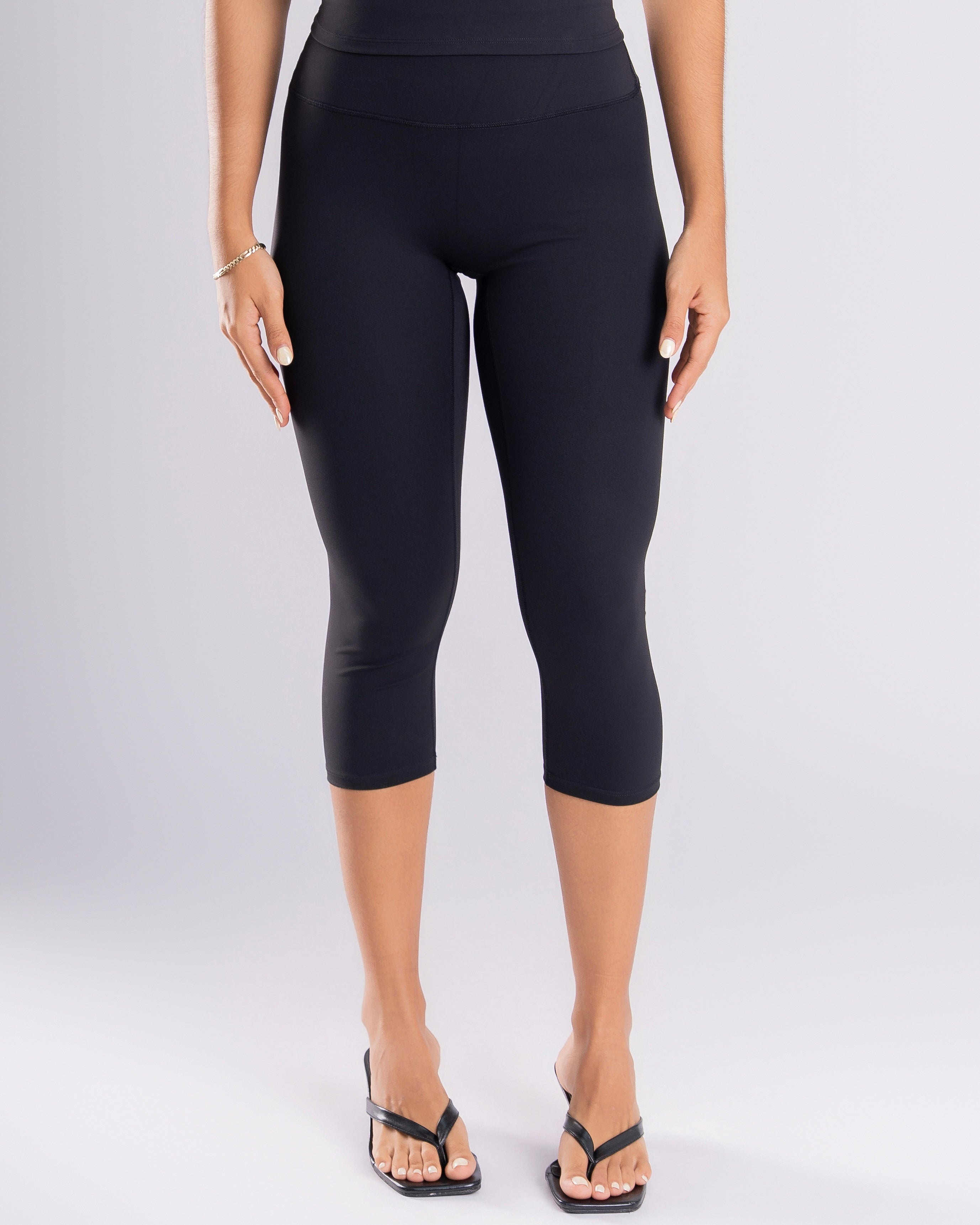 BLACK BASIC CAPRI