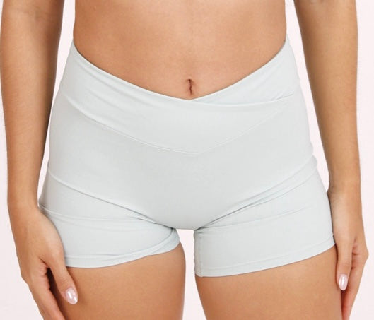 CUT V SHORT MINT