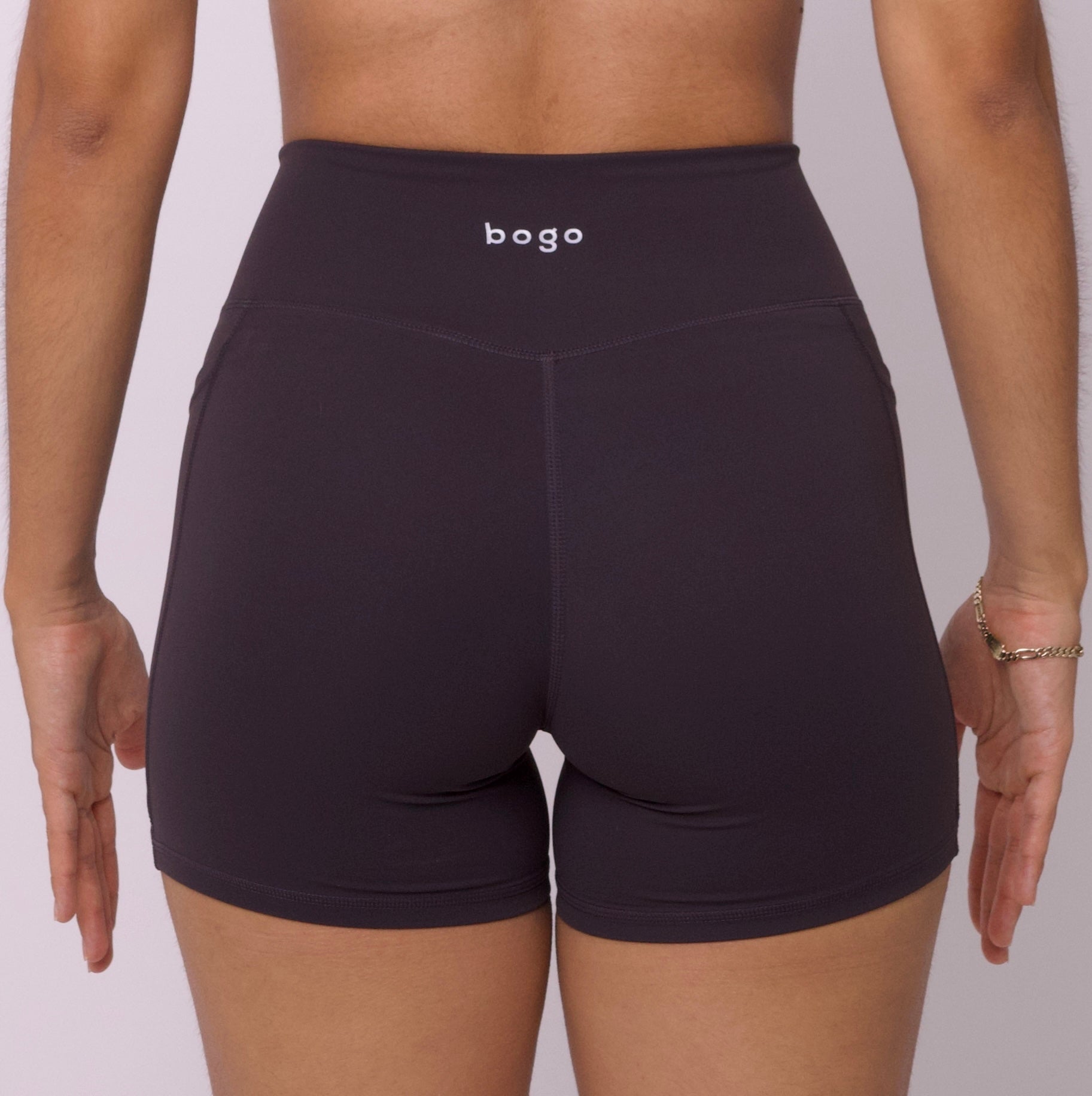 SHORT GRAPHITE GRAY