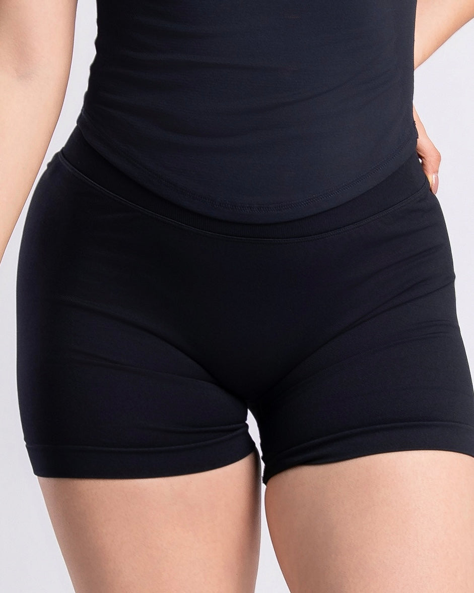 SHORT BLACK PUSH-UP