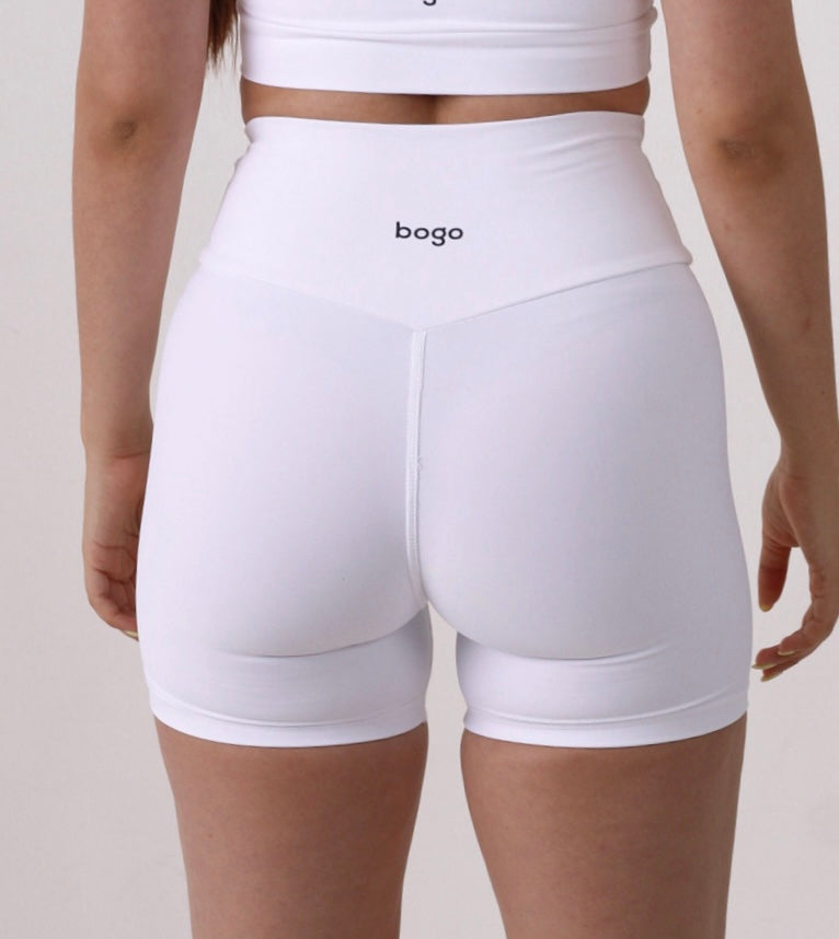 WHITE SHORT
