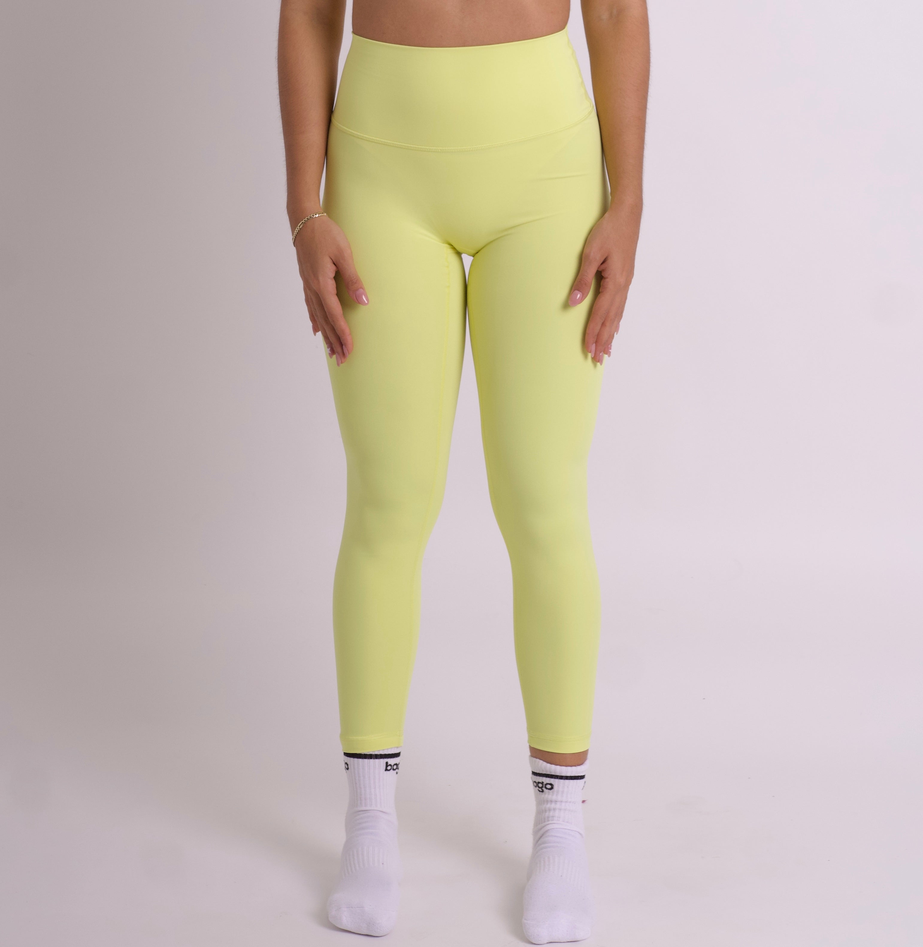 BASIC LIGHT YELLOW