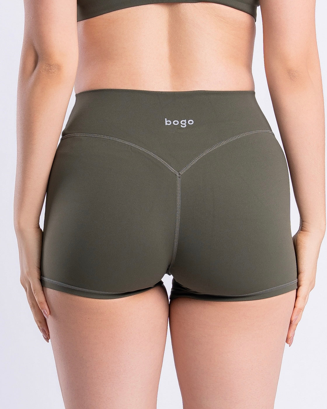 SHORT MILITARY GREEN