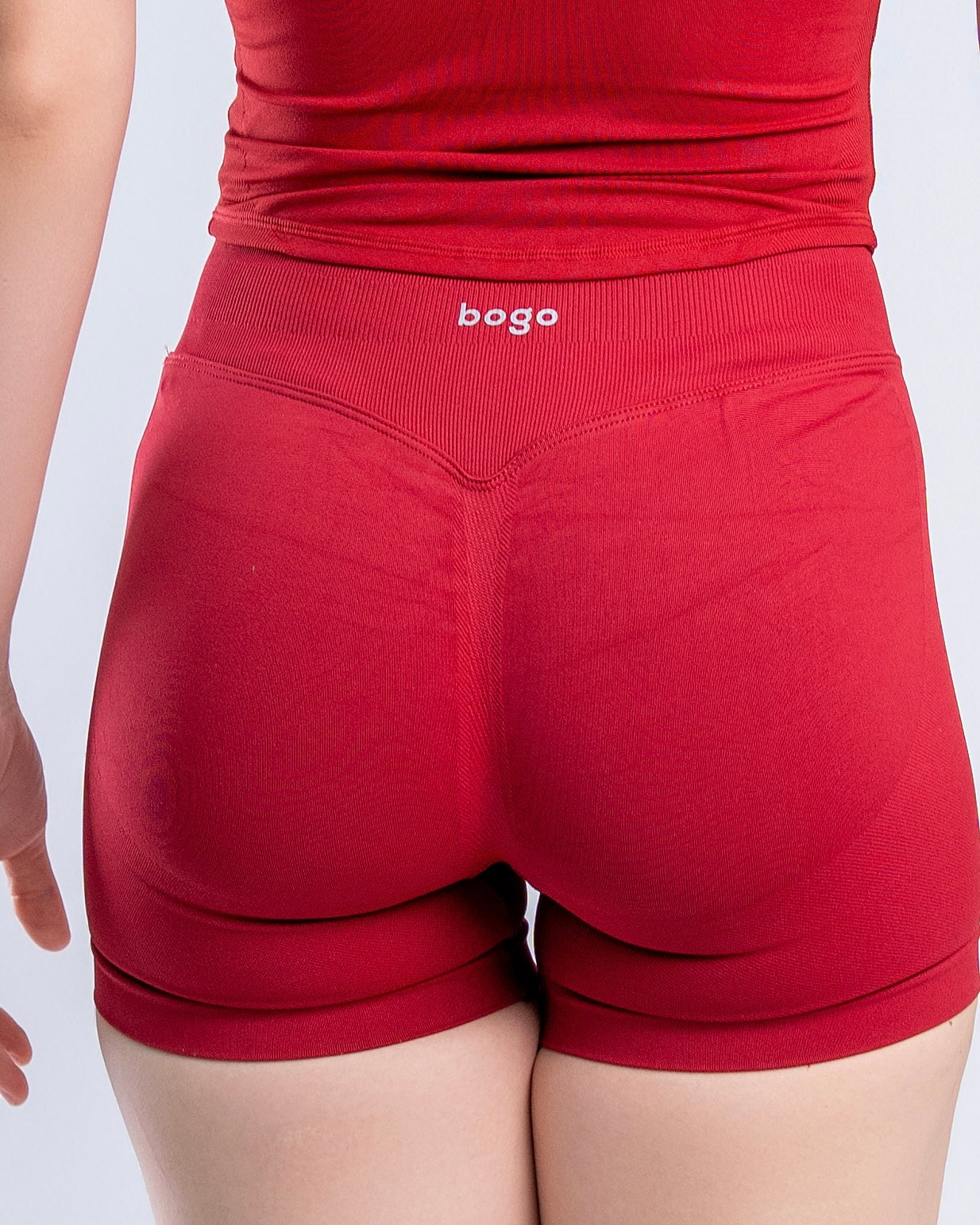 SHORT PUSH-UP WINE RED